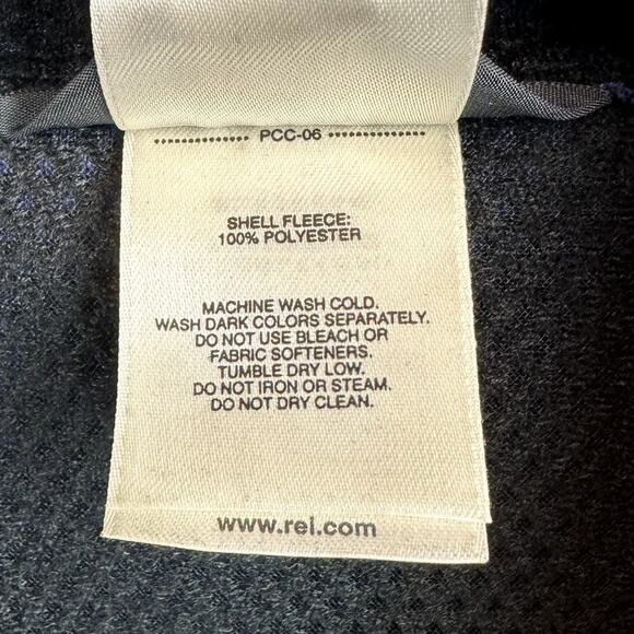 Men's REI Blue Fleece Vest Unisex Zip Up Lined Outdoor Canada Made Outerwear XL - Picture 11 of 12